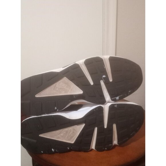 Nike Air Huarache Hyper Grape White Mens 11 Sneaker Shoes DD1068-108 - Picture 3 of 13